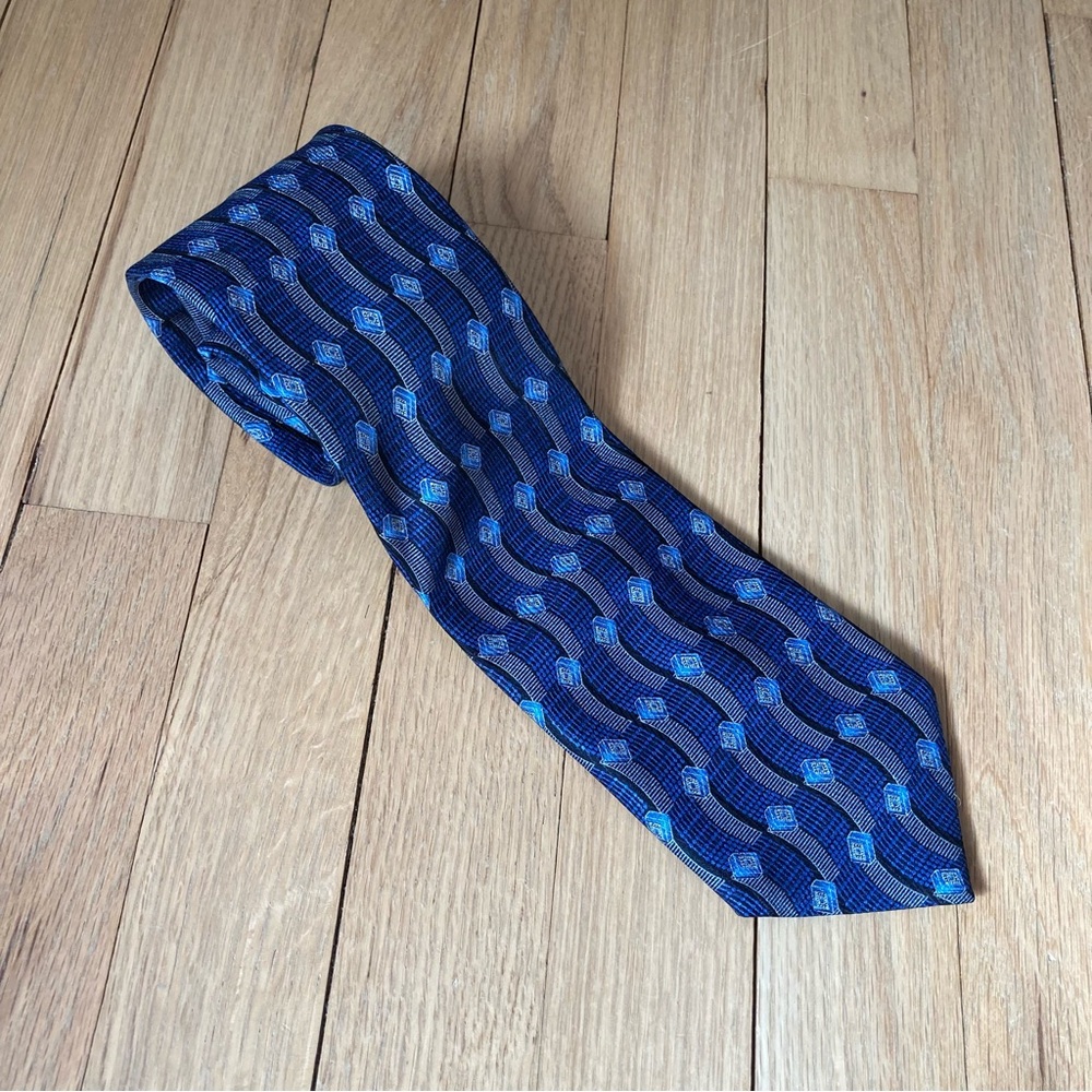 EUC Silk Tie. Vintage Italian Silk by Today’s Man. Blue print.